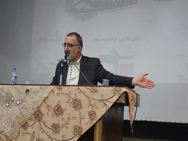 اگر شما می گویید بابک زنجانی بد است ما می گویی بدتر است/مسئولین دولتی بگویند چقدر در خارج سرمایه گذاری کرده اند ؟