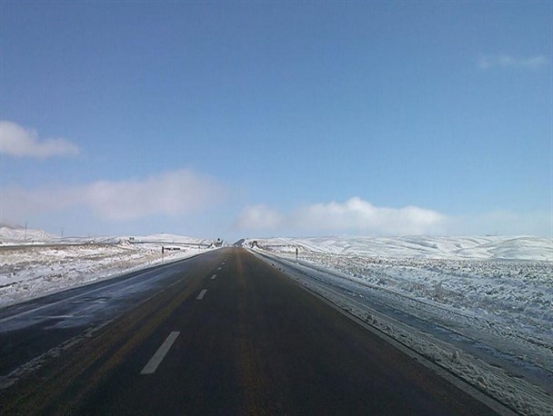 گرمای زیبایی طبیعت در سرمای زمستانی جاده ها/تصاویر