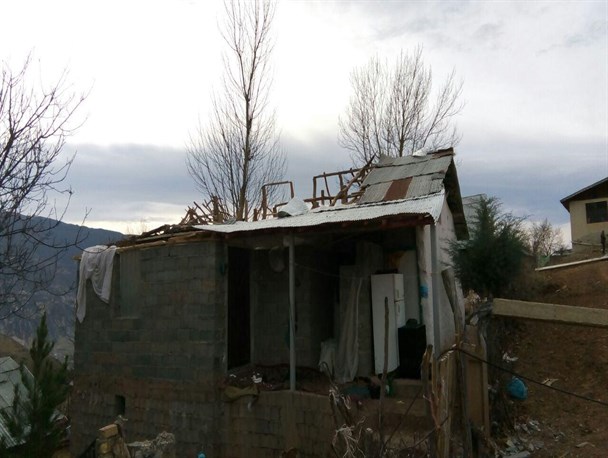 خسارت ۹۰ میلیون ریالی باد شدید در روستای ملکوت املش + تصاویر
