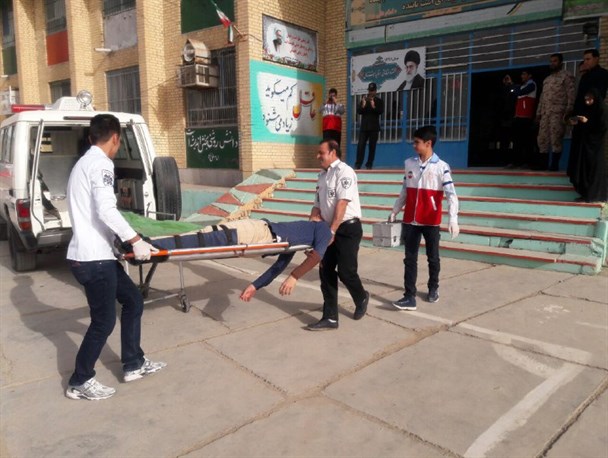 مانور امداد ونجات دانش آموزی در پلدختر برگزار شد