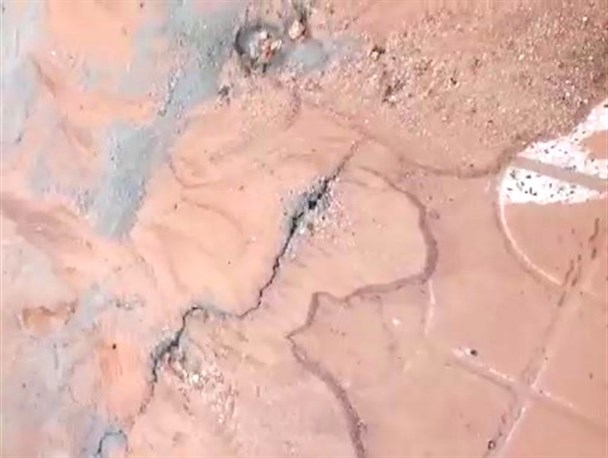 جوشش چشمه‌های خروشان از خیابان‌های شهرک امام حسین(ع) یاسوج+فیلم