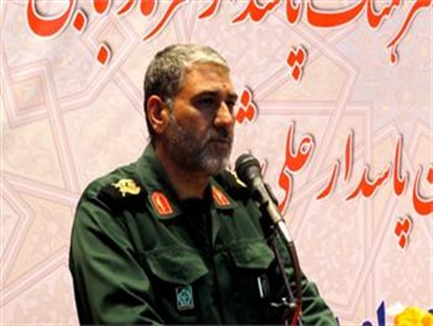 دشمن با ابزار رسانه و فضای مجازی به دنبال تخریب چهره اسلام است/غربی ها با تفکر آزاد اندیشی به همه چیز تعرض می کنند