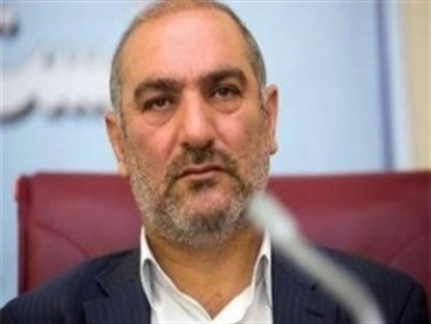 ظریف نباید با وزیر امور خارجه آمریکای جنایتکار قدم می زد
