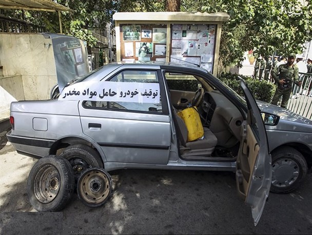 کشف 10 کیلوگرم مواد مخدر از خودروی 405 در رشتخوار