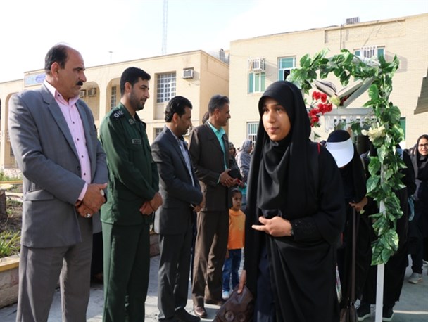 اعزام ۸۸ دانش آموزدختر رودانی به مناطق عملیاتی جنوب کشور