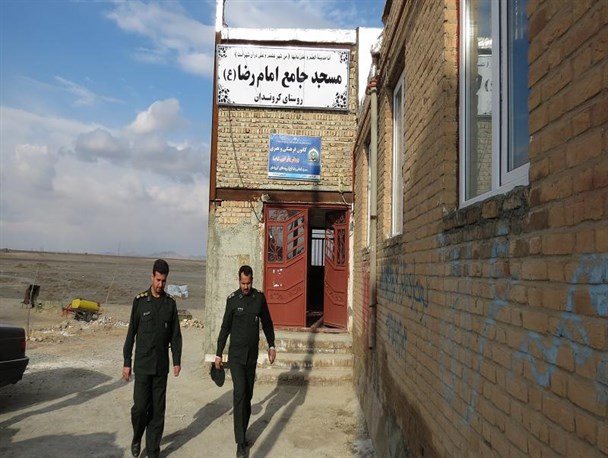 فرمانده سپاه دهگلان در بازدید از پروژه محرومیت زدایی روستای کروندان /بالغ بر 50 میلیون تومان برای این پروژه هزینه شده است