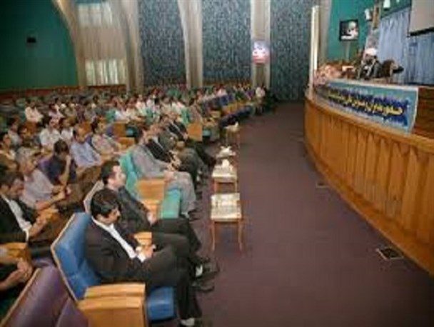 بحران های فرهنگی ناشی از عدم شناخت پیشینه نیاکان/ اصفهان نقش مهمی در بازانگاری فرهنگی دارد