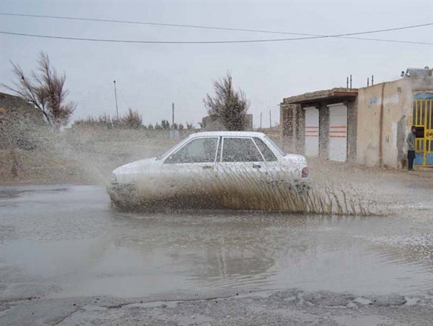 عدم رعایت استاندارد خیابان مهمترین عامل آب گرفتگی معابر