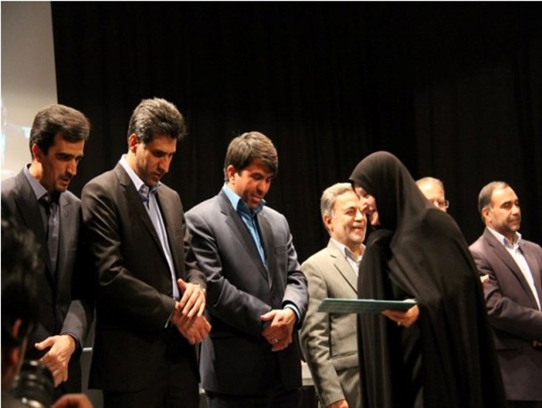 برترین های جشنواره منطقه ای مطبوعات و رسانه های استان یزد تجلیل شدند +تصاویر