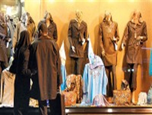 ویترین های نوروزی با رشد ۲۰ درصدی قیمت ها چیده شد/ آغاز ورود جنس قاچاق به بازار پوشاک