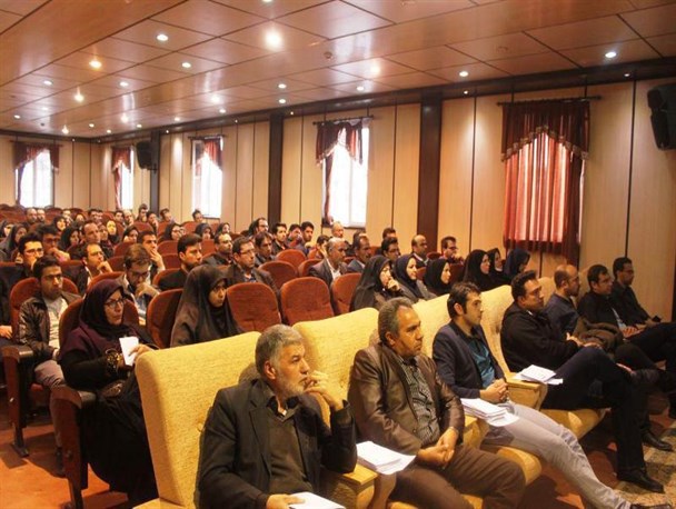 نشست توجیهی و آموزشی کاربران رایانه انتخابات دلیجان برگزار شد