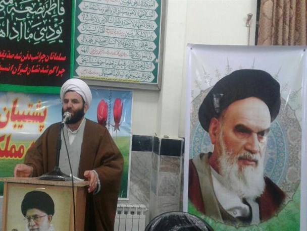 نبایدبه کسانی که انحراف مستقیم ازخط ولایت رادارند اجازه دهیم پشت تریبون بیایند و برای من وشما حرفی بزنند