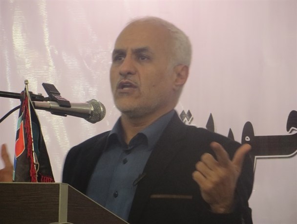 دولت جلوی تئوریسین‌های خود فروخته خود را بگیرید/فرزندان مسئولین ما در خارج از کشور چه می کنند؟آقای وزیر اطلاعات این ولنگاری امنیتی چه معنی ای دارد؟