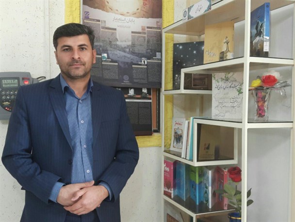 تجهیزکتابخانه های فامنین به کتاب های جدید برای جذب مخاطبان بیشتر