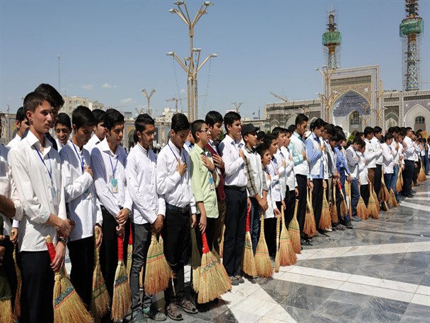 سازماندهی70 هزار خادمیار برای خدمت به محرومین توسط دفاتر استانی آستان قدس رضوی