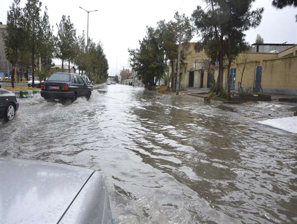 احتمال ریزش سنگ و بهمن در محورهای کوهستانی البرز