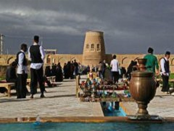زبان و گویش هویت ماست/زبان محلی آران و بیدگل را پاس بداریم