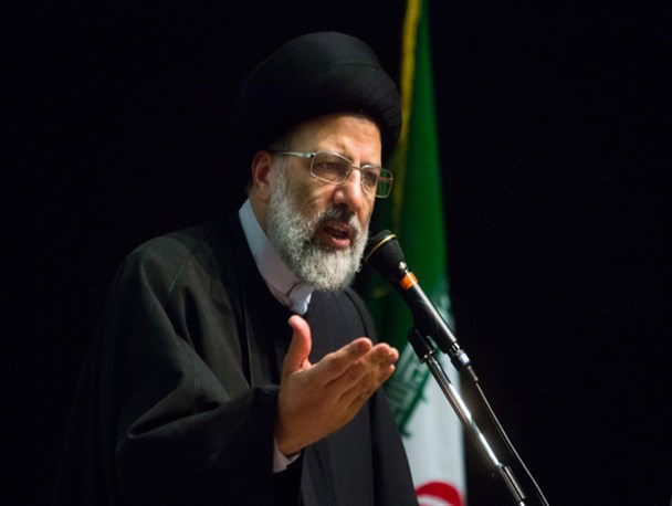 اقتصاد به دست بیگانگان حل نمی‌شود