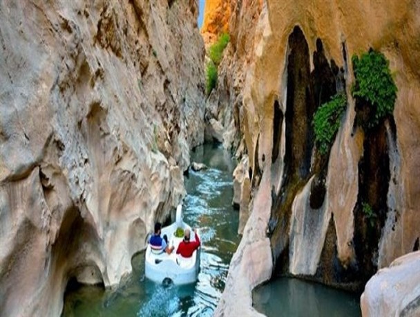 برخورد با ۱۰ تور غیرمجاز گردشگری در لرستان/ نمایشگاه صنایع دستی و سوغات برپا می‌شود