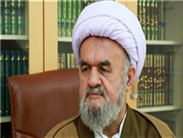 آسیب های فرهنگی را با سبد کالا نمی توان جبران کرد/برخی مسئولان با رویکرد غرب گرایانه در دولت رخنه کرده اند