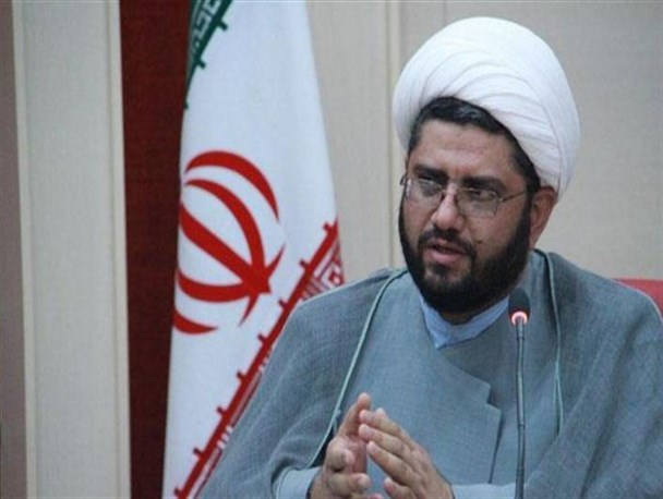 20 هزار بروشور معرفی بقاع متبرکه قزوین بین مسافران توزیع شد