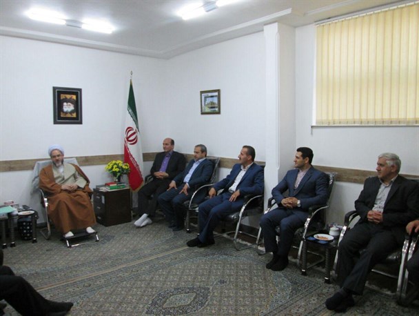 مدیران ادارات به دیدار امام جمعه رودسر رفتند +تصاویر