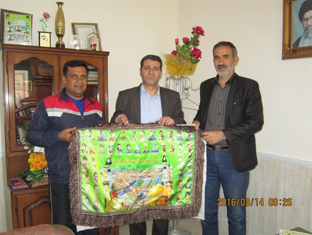 دوچرخه سوار حامل پیام شهدا به ایلخچی رسید