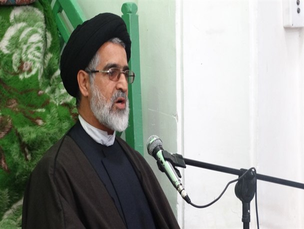 تکریم خانواده های شاهد و ایثارگران یک وظیفه بزرگ دینی و انقلابی است