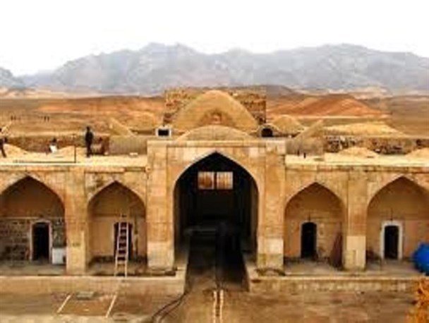 قصر بهرام میزبان گردشگران نوروزی