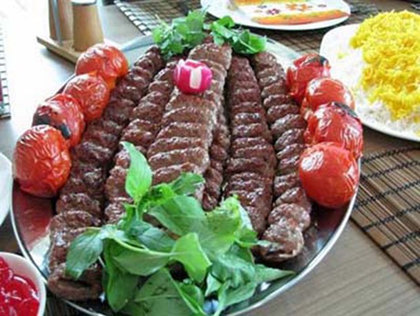 طعم به یاد ماندنی کباب و بستنی سنتی بروجرد