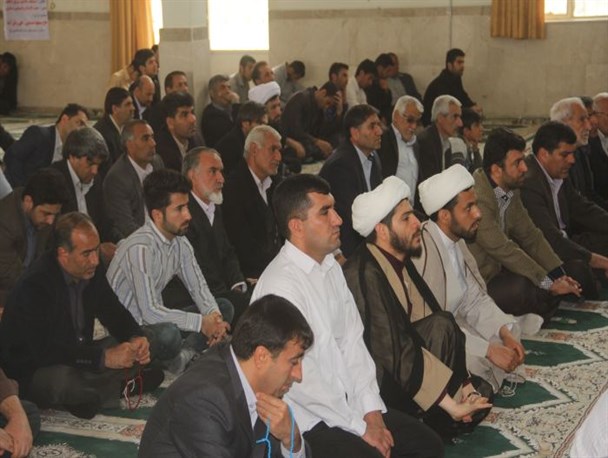 اقامه اولین نماز جماعت سال 95 در سرپلذهاب