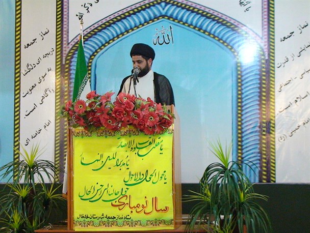 دولتمردان تلاش کنند که اقدام وعمل در اقتصاد مقاومتی انجام شود/کارهای انجام شده فقط در حد مقدمات بوده است