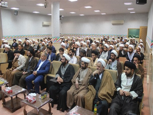 تصاویر/ برگزاری گردهمایی سالیانه طلاب و روحانیون اردکان