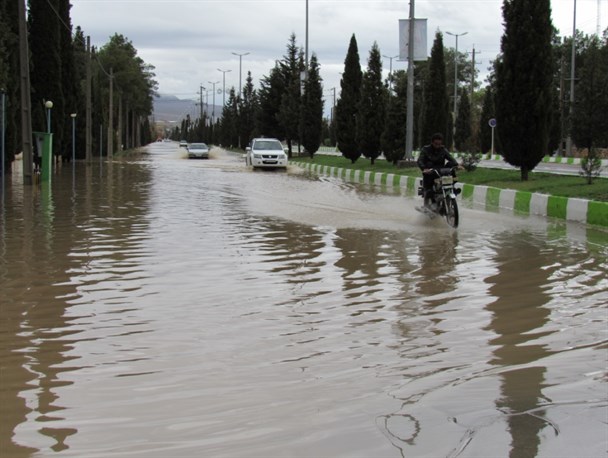 معظل همیشگی آب گرفتگی معابر سروستان