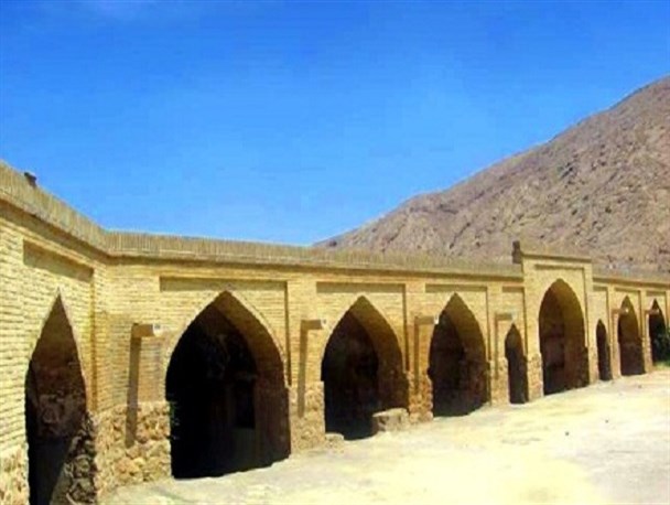 آشنایی با کاروانسرای زکی خانی زرقان