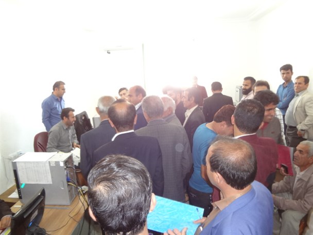 تصاویری از شلوغ ترین روز ثبت نام شوراها در شهرستان بهمئی
