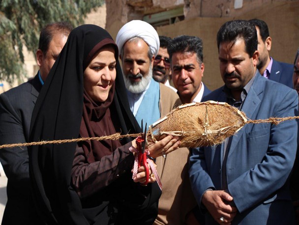 افتتاح بازارچه نوروزی در میدان خان بافق +تصاویر