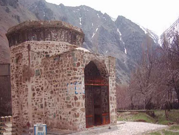 سفری نوروزی به برج تهمینه در آسارای کرج/ قدمت برج میدانک به دوره تیموری باز می گردد