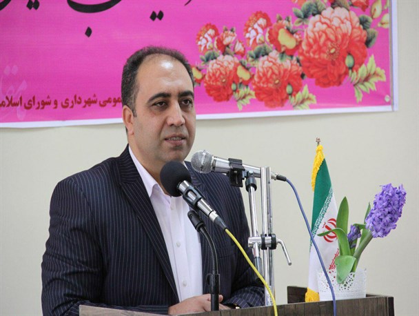 ثبت ۳۰ هزار تردد در ورودی زرین‌شهر/واگذاری غرفه‌های سطح شهر به تولیدکنندگان صنایع دستی شهرستان