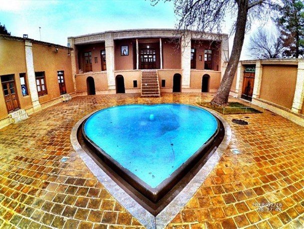 معماری سنتی بیت قدیمی امام(ره) در خمین، میزبان گردشگران داخلی و خارجی+تصاویر