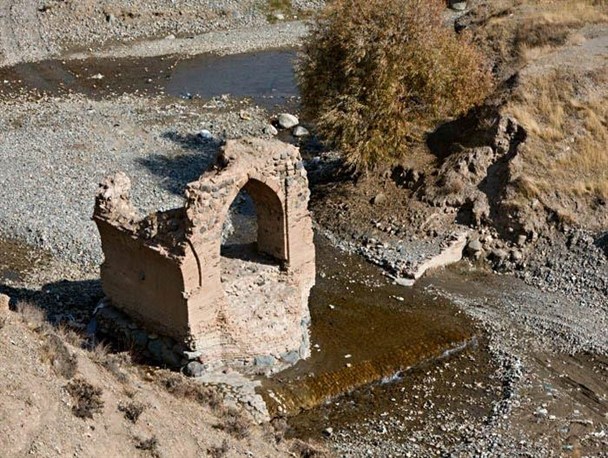 ییلاق تاریخی تهران و کرج مامن بلندپروازی مسافران نوروزی با پاراگلایدر/ کردان میزبان بنای 34 کنگره ای استثنایی ایران و پل صفویان