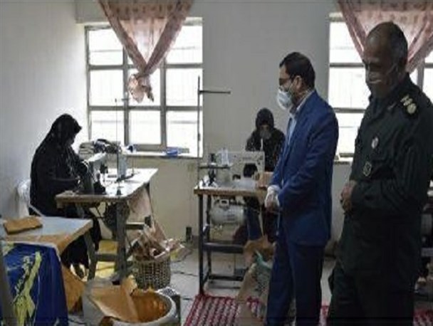 راه اندازی دو کارگاه خانگی تولید ماسک در بردسکن / روزانه 1000 ماسک در این دو کارگاه تولید می شود