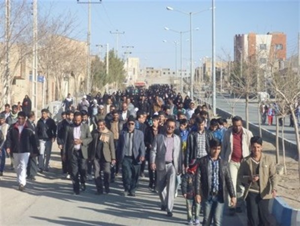همایش پیاده روی خانوادگی در سربیشه برگزار شد