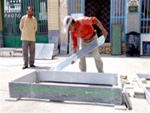 سنگ تراشی که سنگ قبرش را تراش داد
