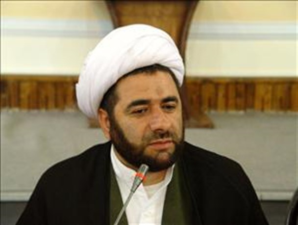 اگر کسی ادعا کند دولتمردان ما و یا نیروهای مسلح موظف به اجرای قانون هستند نه اسلام، اشتباهی بزرگ و تاریخی است