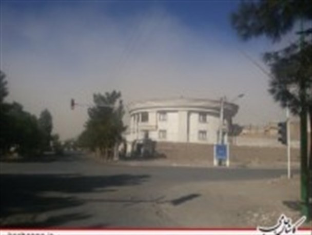طوفان و گرد و خاک کاشان را درنوردید