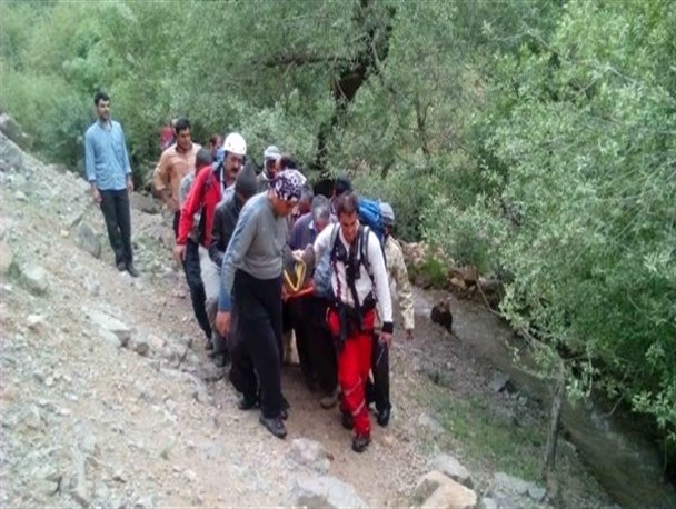 سقوط کوهنوردان دورودی و نجات آنها توسط امدادگران ازنایی