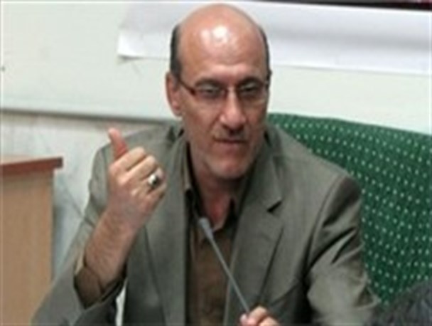فرماندار نی ریز خواسته های مردم ومسئولین را از رئیس جمهور مطرح کرد