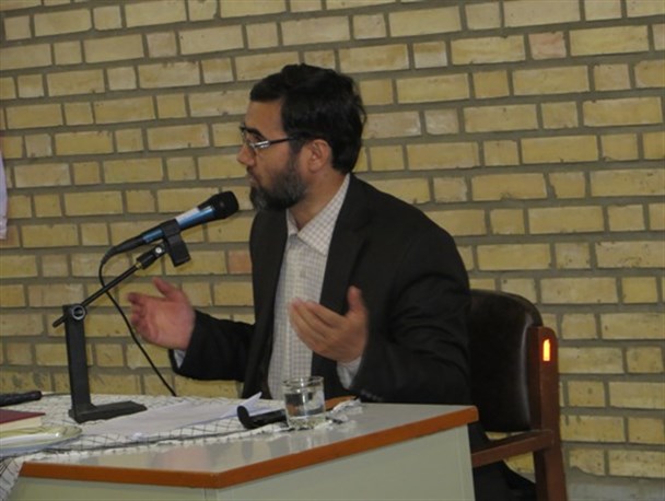نماینده اصلح باید پیرو رهبری و حامی اقتصاد مقاومتی باشد