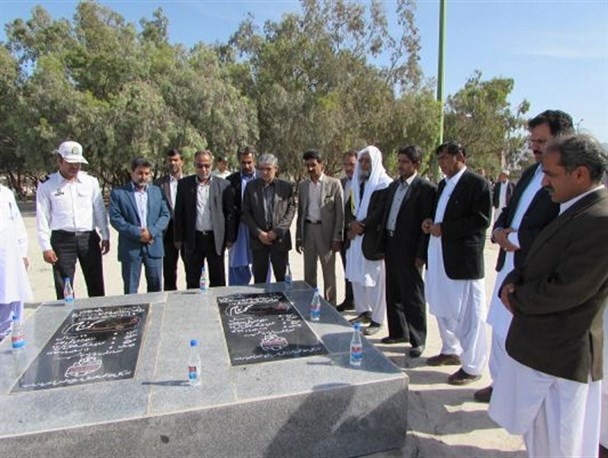برگزاری مراسم غبارروبی و عطر افشانی مزار شهدای گمنام در میرجاوه